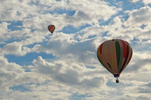 Balloon + clouds 6846